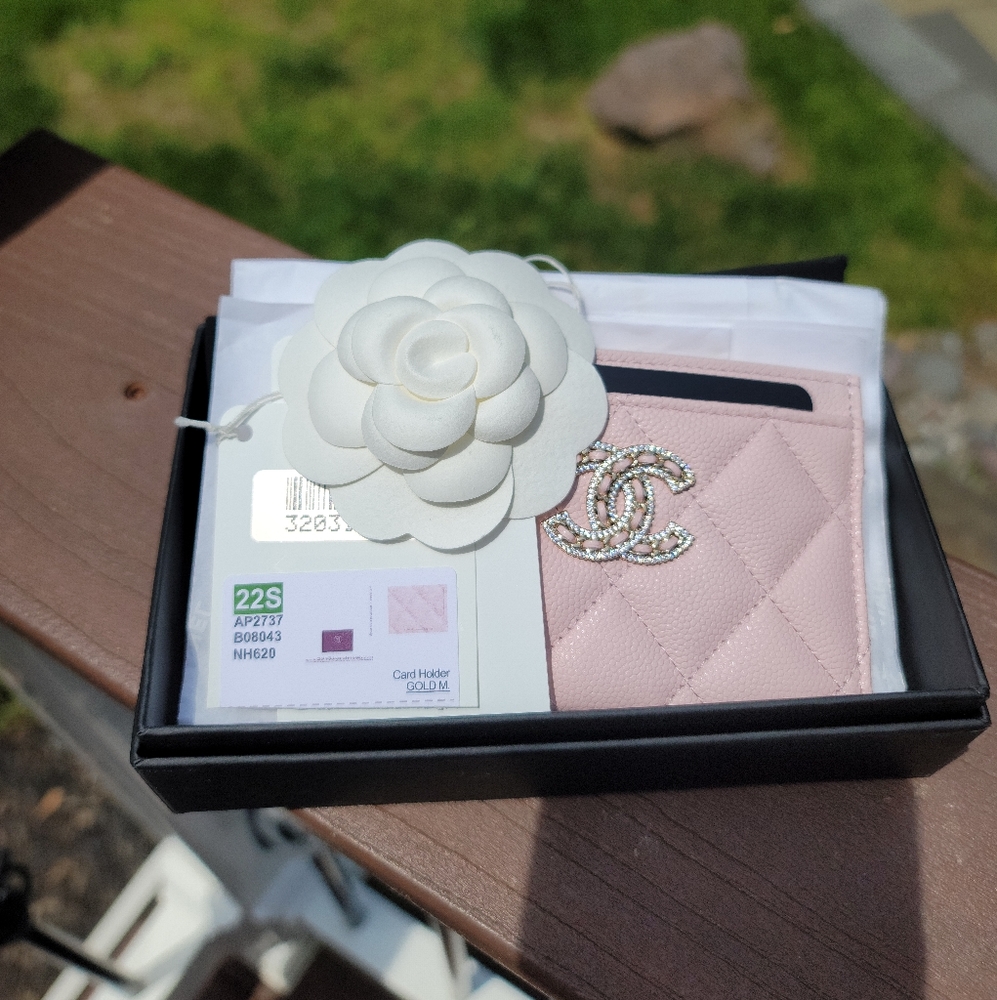 ❌️SOLD❌️ Chanel Pink Crystal ❤️ Cardholder Wallet - Picture 4 of 6
